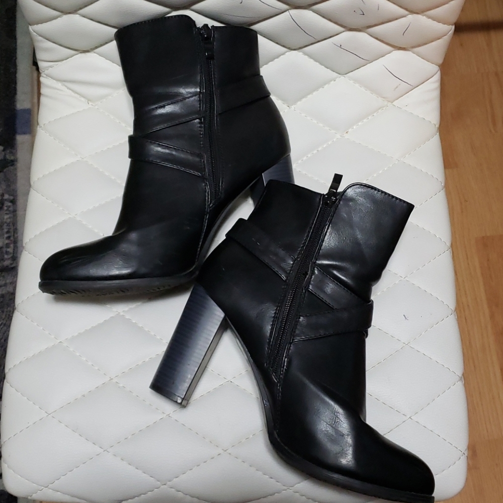 Chunky heel booties - Picture 2 of 6